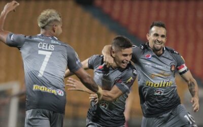 Ganó y alcanzó a Boca: Caracas venció a Independiente Medellín en un show de goles
