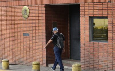 Siguen incomunicados los trabajadores detenidos de la Embajada de España en Caracas