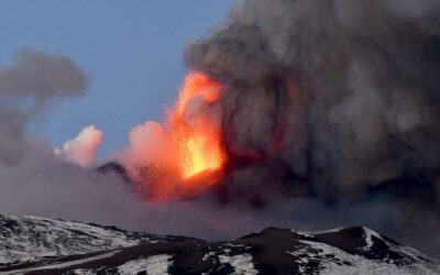 Catania y sus alrededores amanecieron cubiertos de ceniza tras erupción del volcán Etna