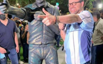 Gobernador chavista erige estatua en su honor en Venezuela