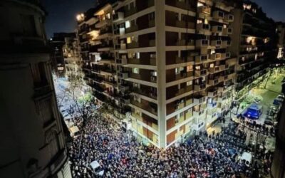 Cristina Kirchner llamó «energúmenos macristas» a opositores que se encontraban fuera de su casa
